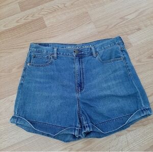 //American Eagle Plus Bue Mom Jean Shorts SZ 14